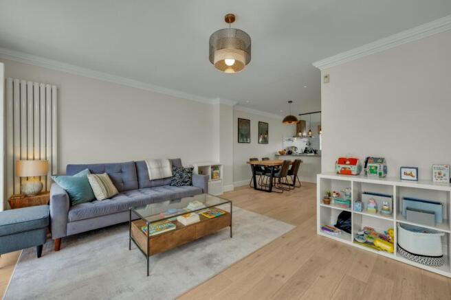 Harvest Lane, Thames Ditton, Surrey, KT7 photo 4