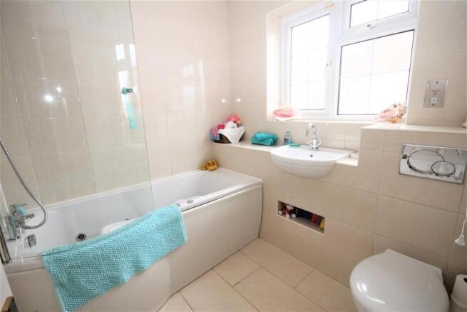 FAMILY BATHROOM