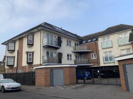 8, Lindsay Court, Govett Avenue, Shepperton TW17 8AF