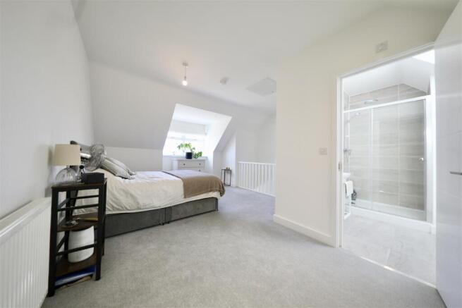 3 bed Terraced for sale Image 6