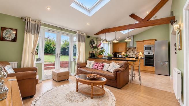 KITCHEN/FAMILY/DINING ROOM