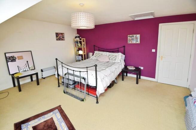 3 bed Semi-Detached for sale Image 11