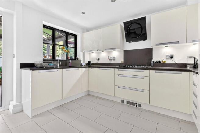 Pewsey Vale, Bracknell, Berkshire, RG12 photo 4