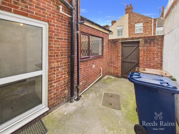 3 bed Terraced for sale Image 11
