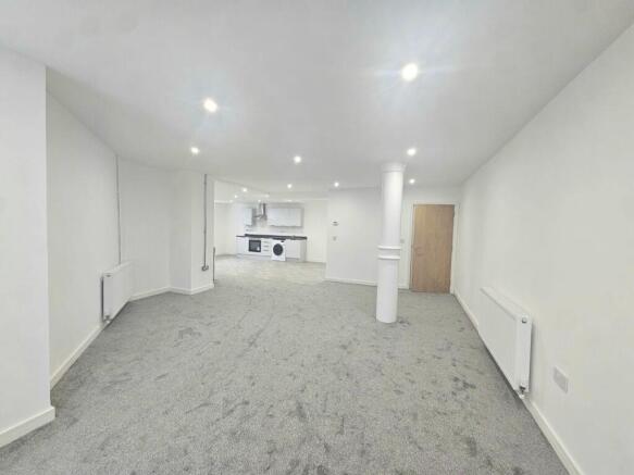 1 bed Apartment to rent Image 5