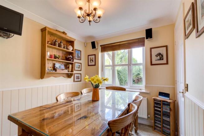 DiningRoom.jpg