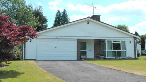 Badingham Drive, Fetcham, Surrey, KT22