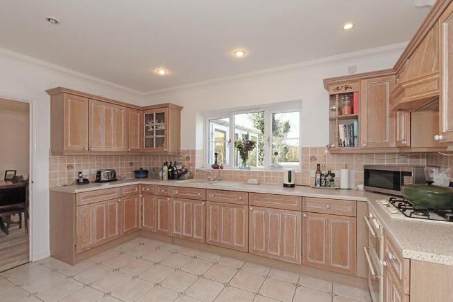 Den-Kitchen_1.jpg