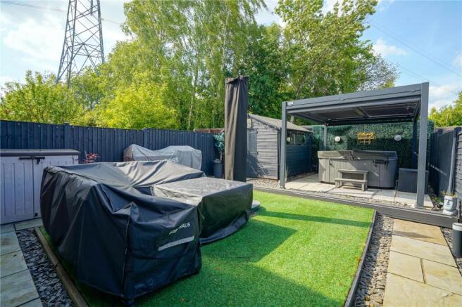 4 bed House for sale Image 4