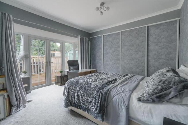 4 bed Detached for sale Image 12