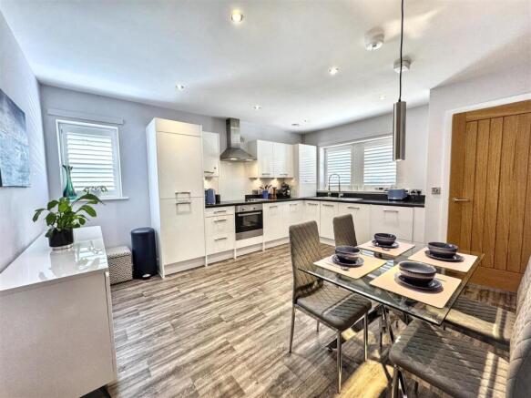 Dining Kitchen