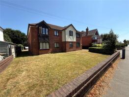 Flat 6, 437 Kingston Court, Romsey Road, Southampton SO16 9GJ
