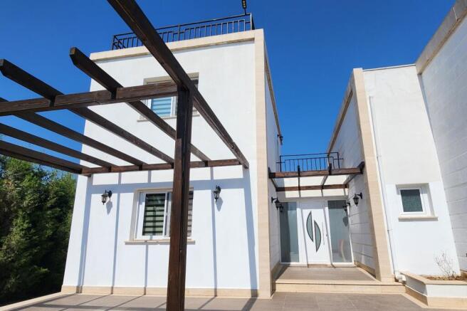 Amazing Three Bedroom Fully Furnished Villa with Private Swimming Pool Image 9999 2