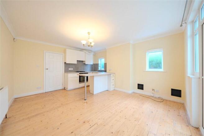 3 bed Semi-Detached for sale Image 4