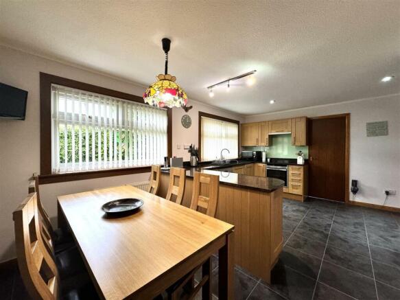 Kitchen/Dining