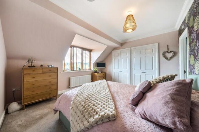 4 bed Detached for sale Image 12