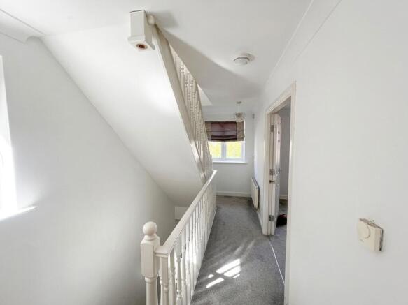 4 bed Semi-Detached for sale Image 11