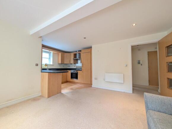 2 bed Apartment for sale Image 4