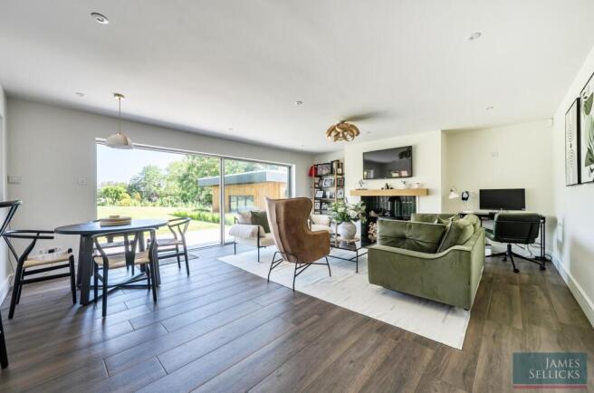 Open plan Family/Dining Room