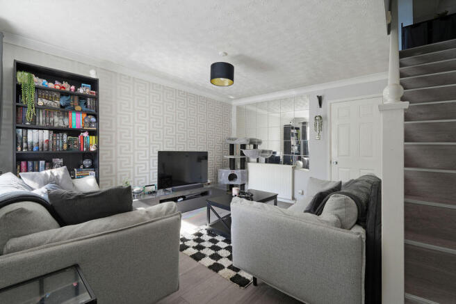 2 bed Semi-Detached to rent Image 4