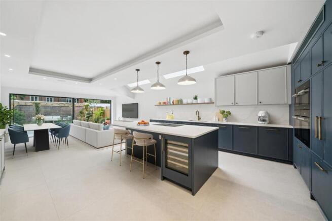 FOR SALE - Wavendon Avenue, W4