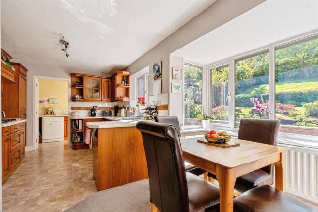 4 bed Detached for sale Image 8