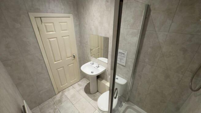 5 bed Terraced to rent Image 9