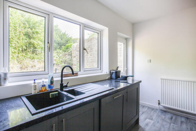 4 bed Semi-Detached for sale Image 5