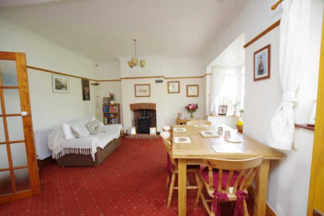 Sitting room 18'2 (5