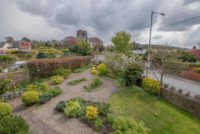 FRONT GARDEN