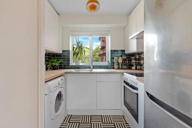 07-cd96JHPropWpen - 40 Ashurst Close - 19-medium.j