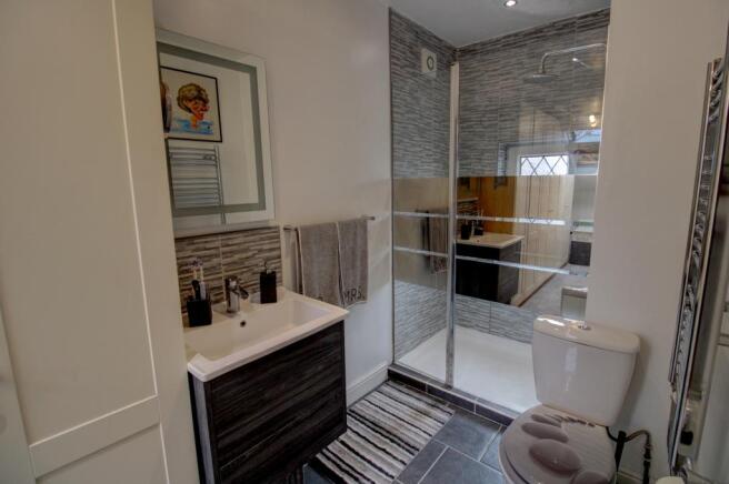 Master Bed Ensuite