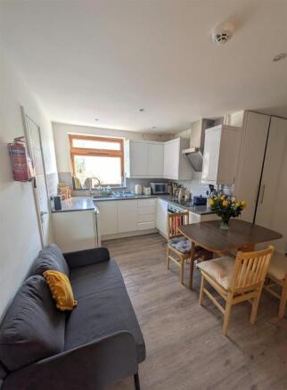 4 Thorburn Kitchen.jpg
