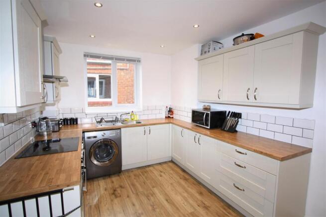 Kitchen 3.JPG