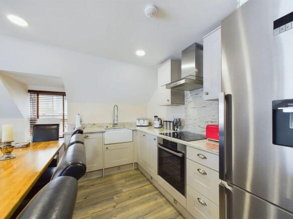 5 bed Apartment for sale Image 4