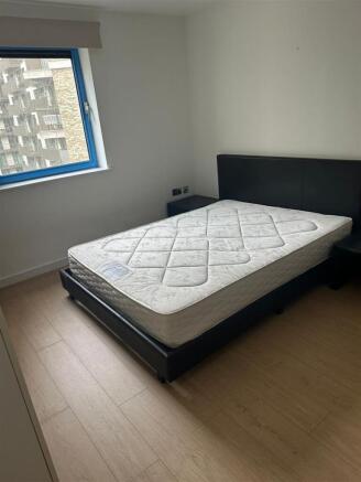 Bedroom 1.jpg