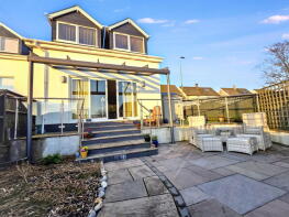2, The Corner, Oaklands Drive, Saltash PL12 4FF