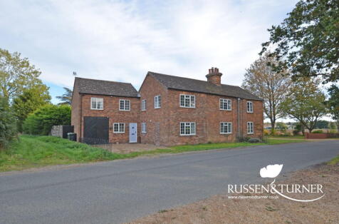A Beautiful Semi-detached Cottage in Rural Runcton Holme