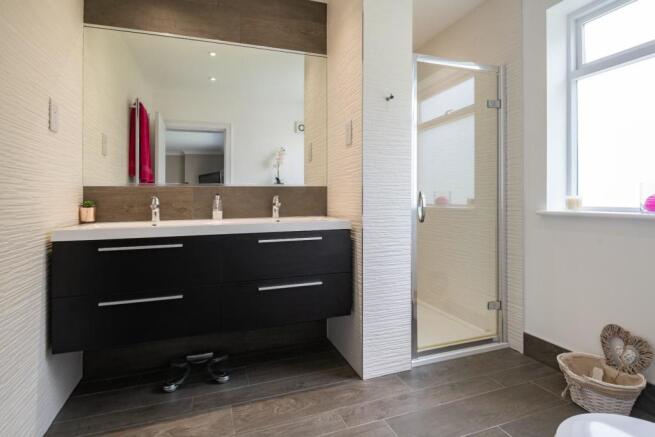 En Suite Shower Room