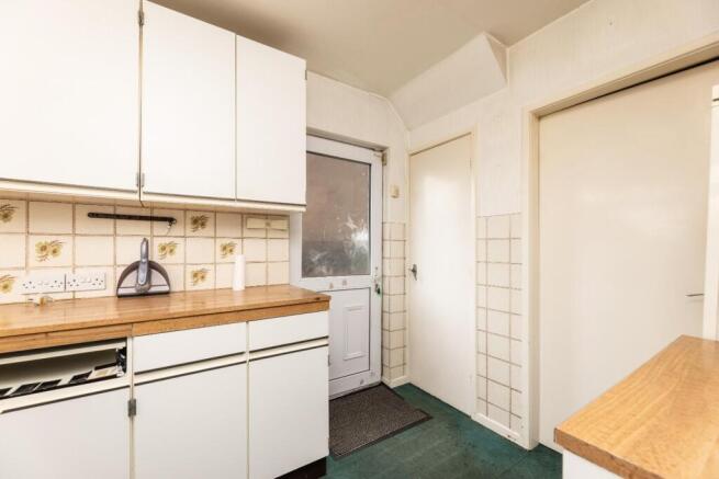 3 bed Semi-Detached for sale Image 6