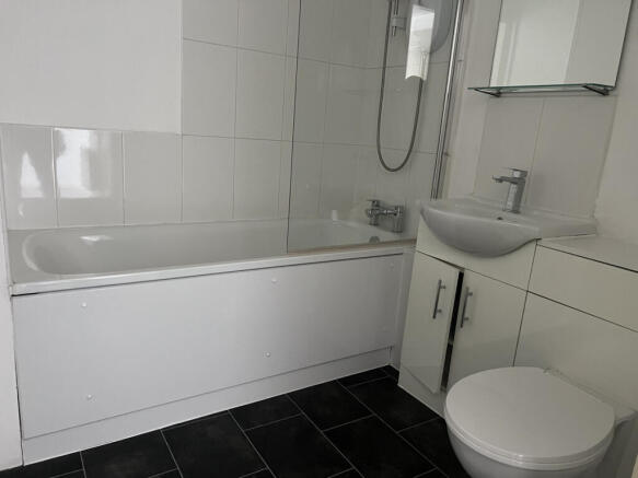 1 bed Apartment to rent Image 6