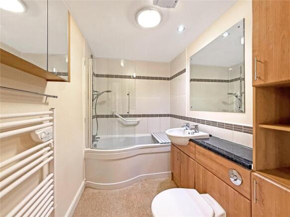 2 bed Flat for sale Image 8