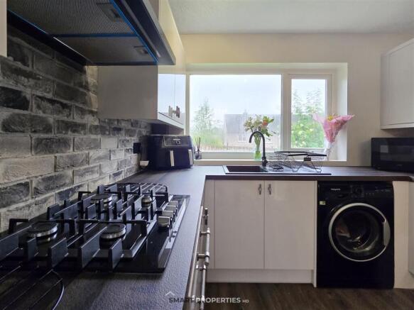 3 bed Semi-Detached for sale Image 9