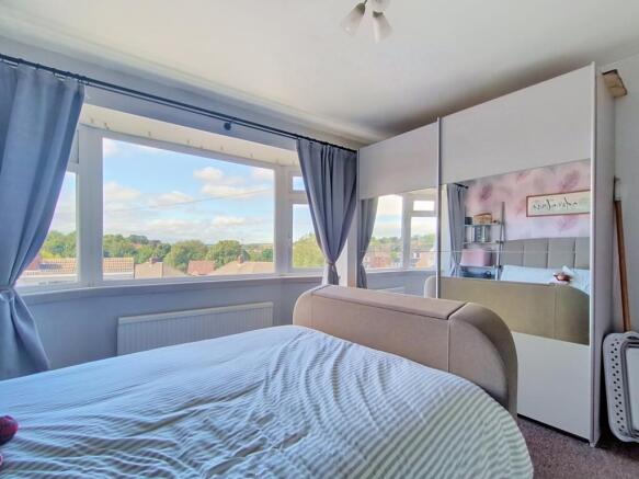 3 bed Semi-Detached for sale Image 10