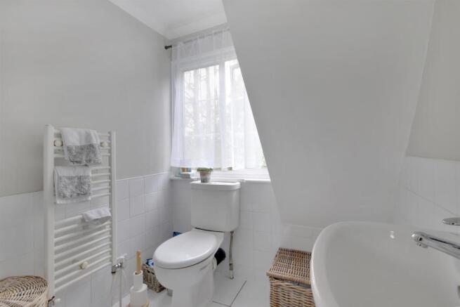 Master En Suite.jpg