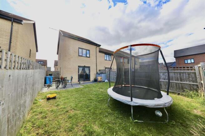 3 bed Semi-Detached for sale Image 11