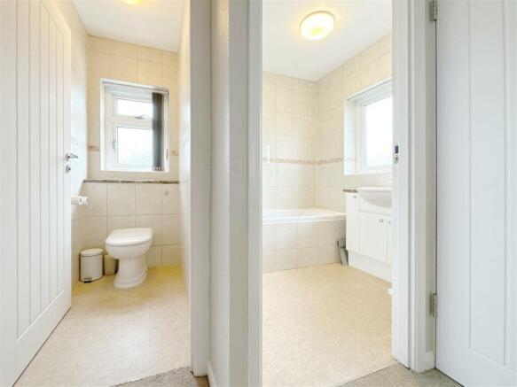 Bathroom & WC.JPG