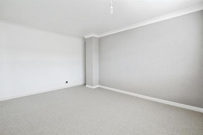3 bed Semi-Detached for sale Image 12