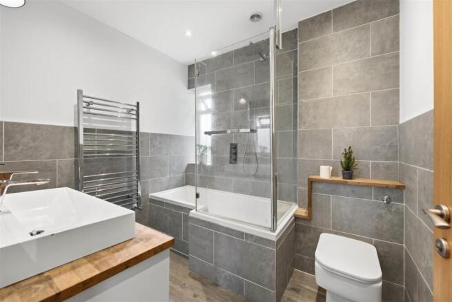 3 bed Terraced for sale Image 9