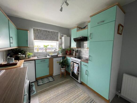 2 bed Apartment for sale Image 8
